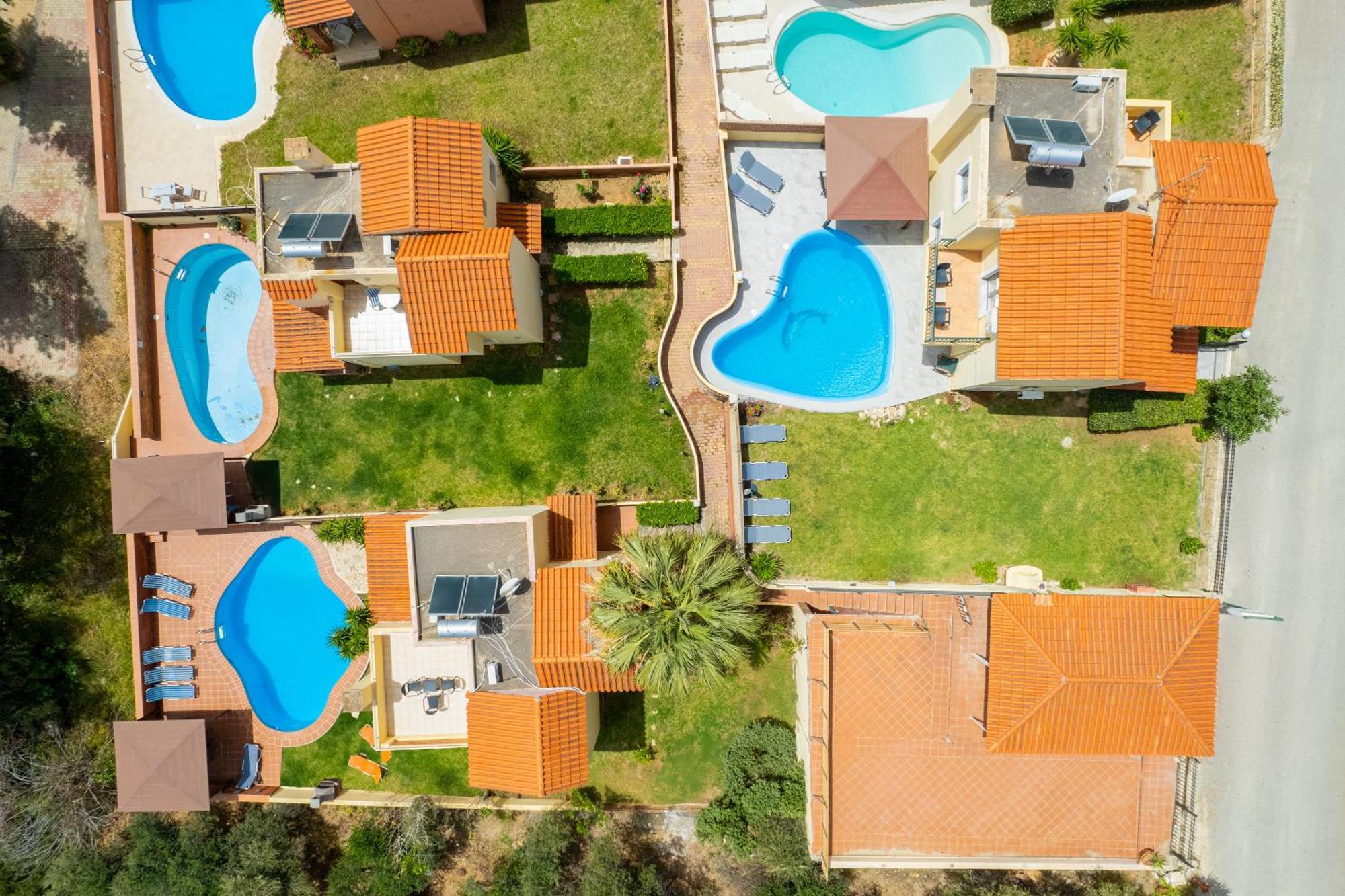 Renia'S Villas 헐소니소스 외부 사진